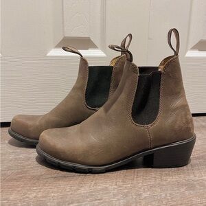 Heeled Blundstone 1672 Antique taupe —-size 6.5 AU